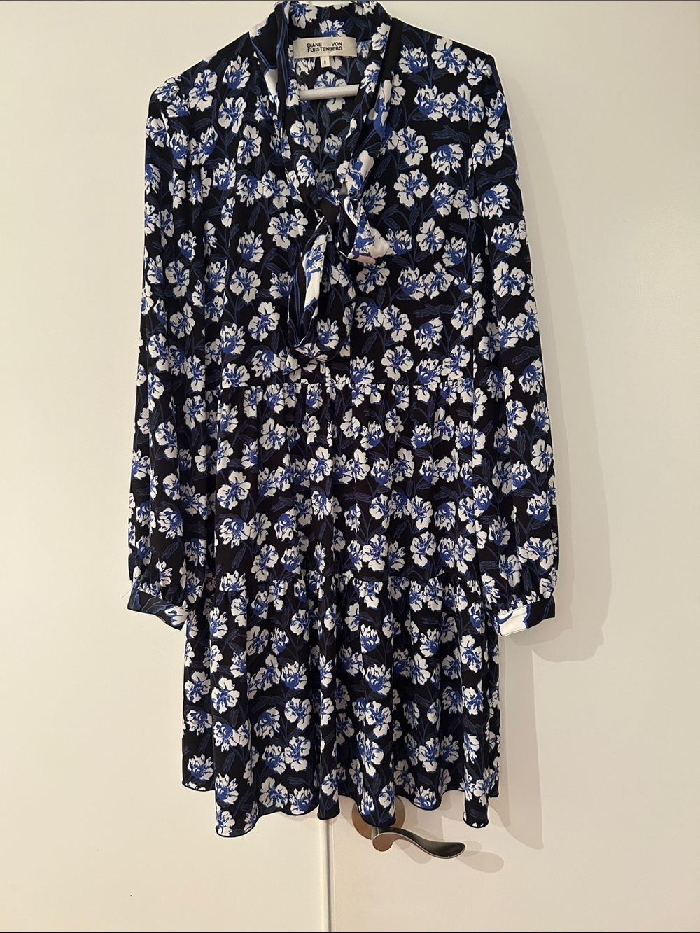 Diane Von Furstenberg Blue Floral Tie-Neck Pleated Dress